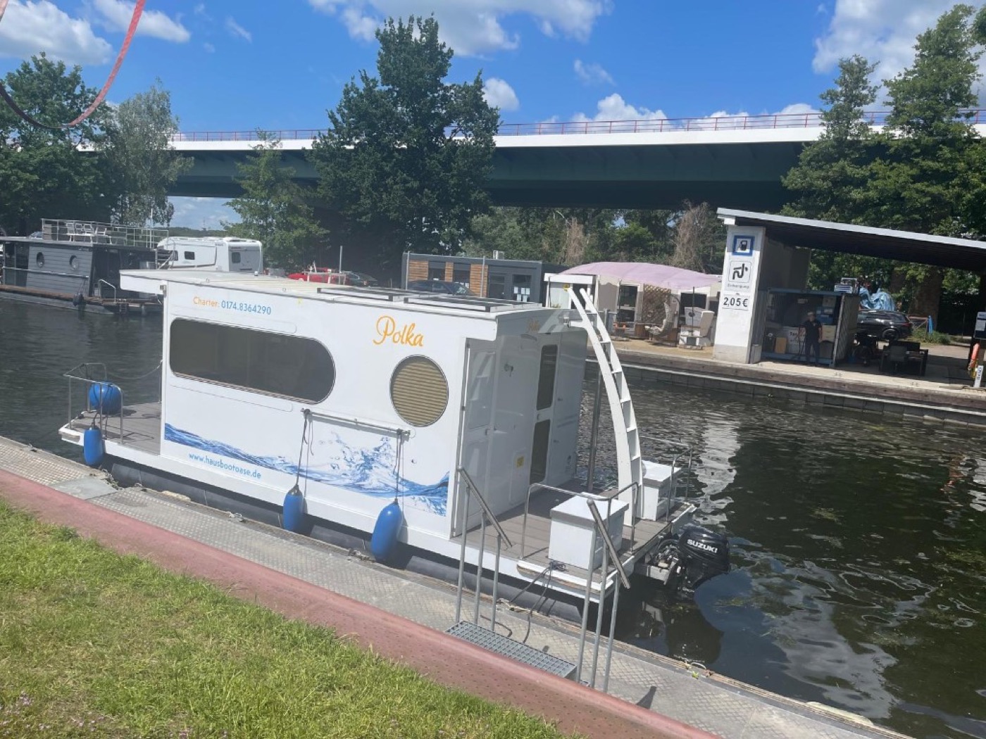 Hausboot Polka – Seitenansicht